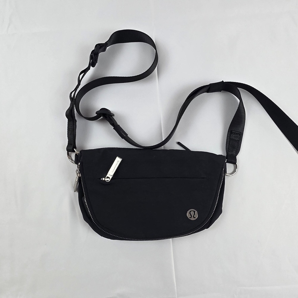 Lululemon All Night Belt Bag Womens Small Black Nylon Zip Fanny Pack Travel